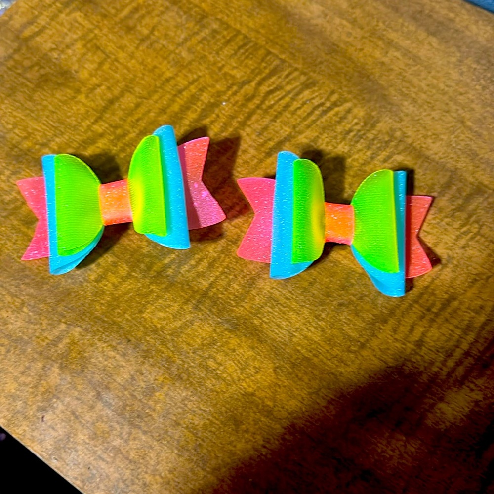 Bow barrettes NWOT